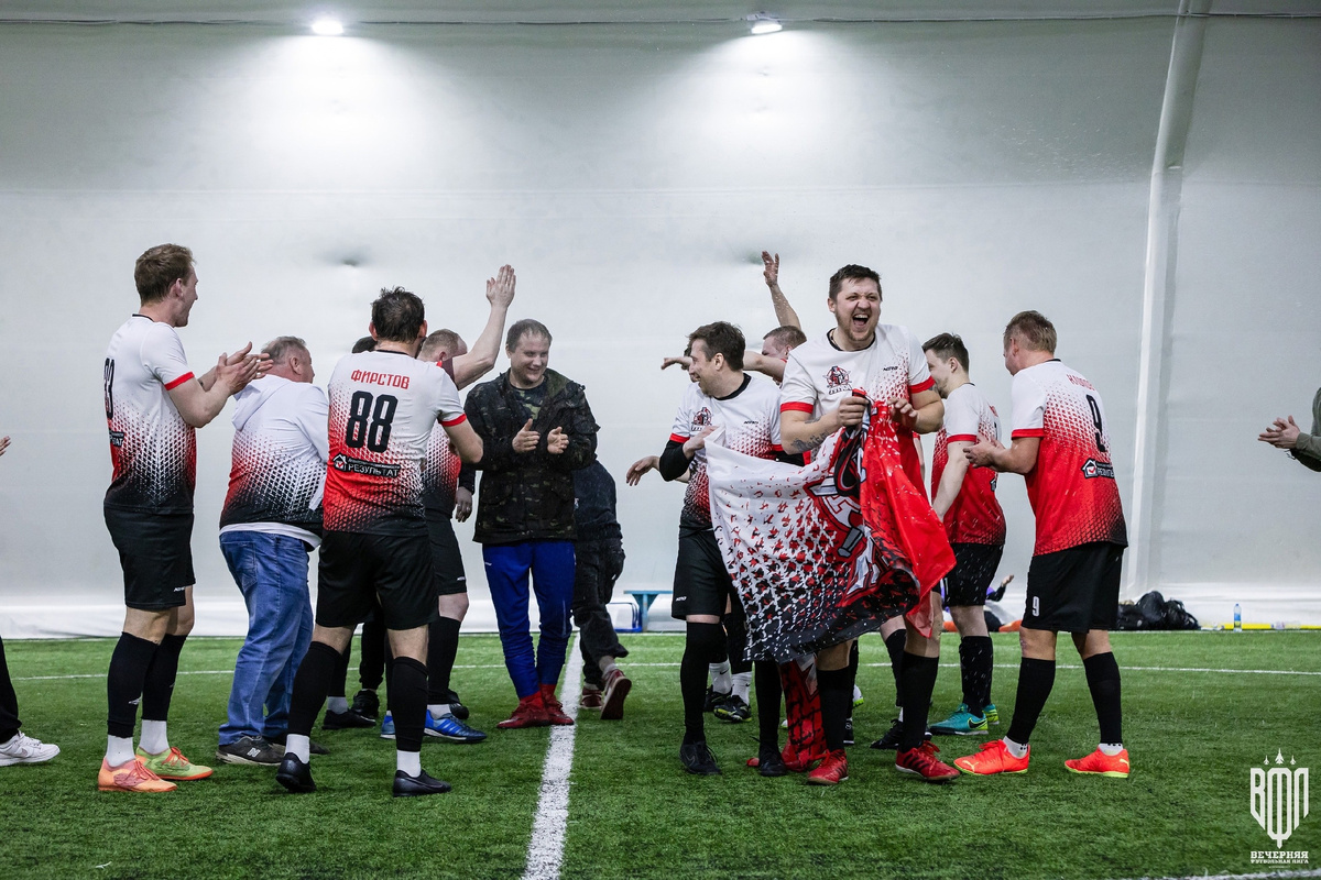 Футболисты клуба "Титан" в форме Nero Sport