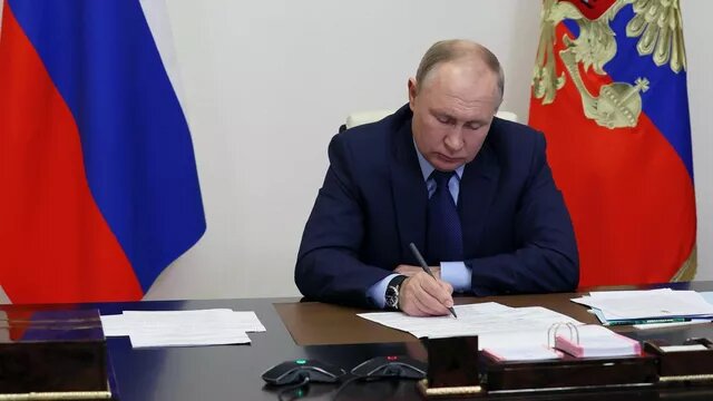    Владимир Путин подписал указ об осеннем призыве в армию Марина Шарт