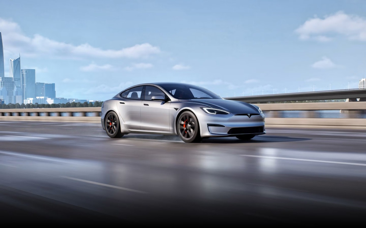 Автомобиль Tesla