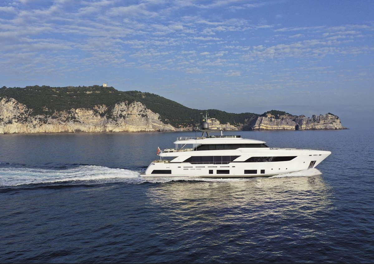    Яхта Navetta 37