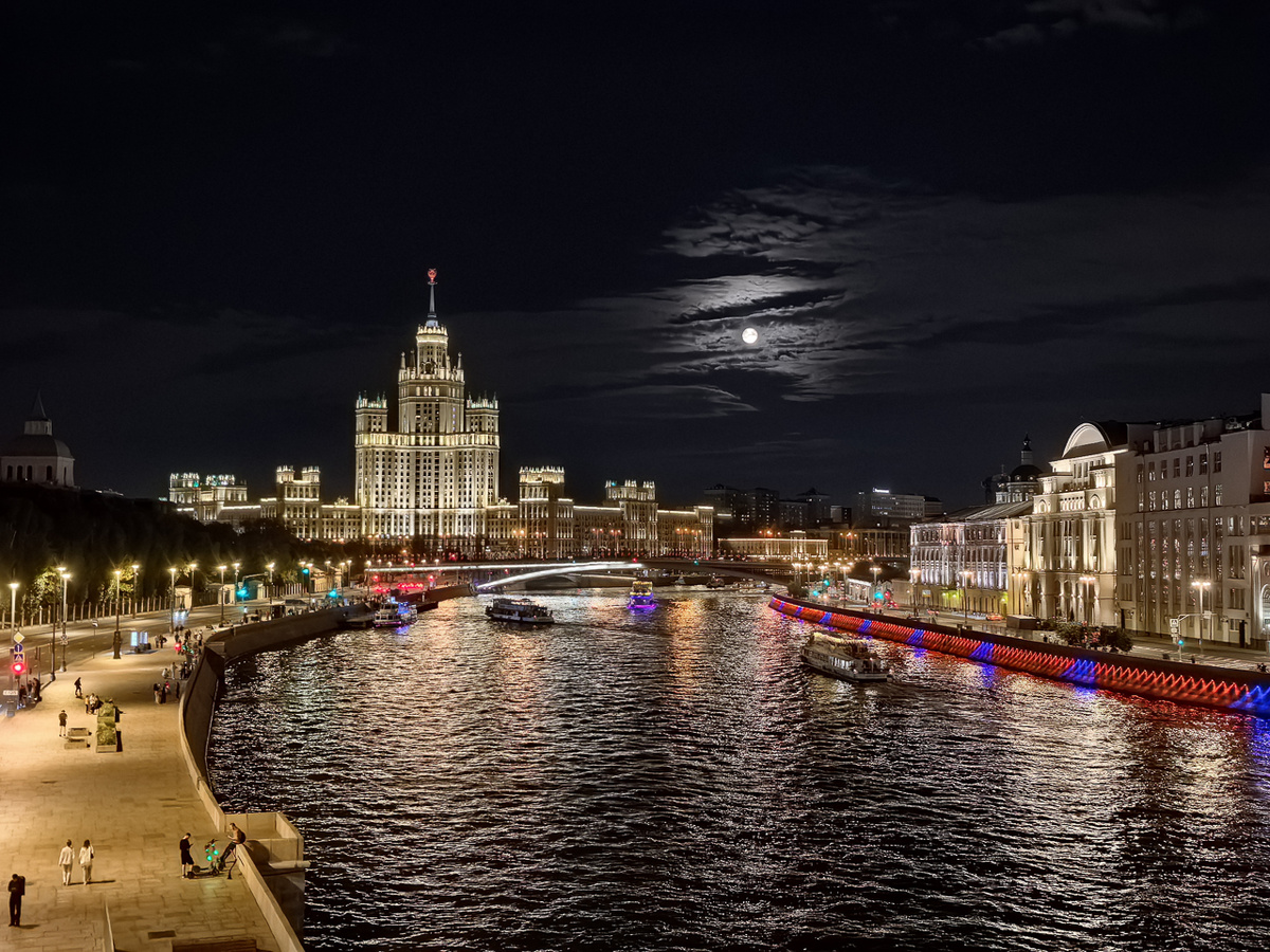 Huawei Pura70 Ultra, XMAGE Vivid, f/1.6, 1/100s, ISO-1000, 42mm.