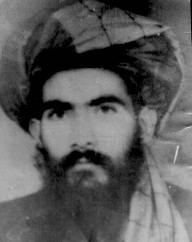 Мулла Маланг родился в 1957 году в провинции Бадгис. Он был упорным борцом против Советов. Мулла Маланг (он же Салех Мухаммед) был особым другом ЦРУ, тесно связанным с американской нефтяной компанией UniCoal. Карзай проигнорировал муллу Маланга и предложил губернаторство Кандагара Гаджи Гюлю Ага Ширази и пообещал совет по национальной безопасности сильному полководцу мулле Малангу, который последний отказался принять, но предпочел стать членом афганского парламента. Теперь его влияние исчезло. Мулла Маланг, имеющий огромное влияние в восточных афганских провинциях Урзган, Забул-Фарах, Забуль и Кандагар, оставался тесно связанным с ЦРУ. Он часто ездил в Соединенные Штаты за счет UniCoal.