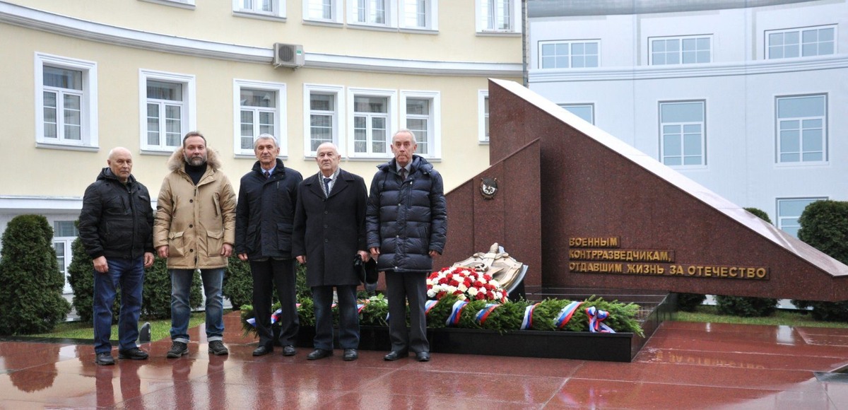 В офисе ветеранов. 