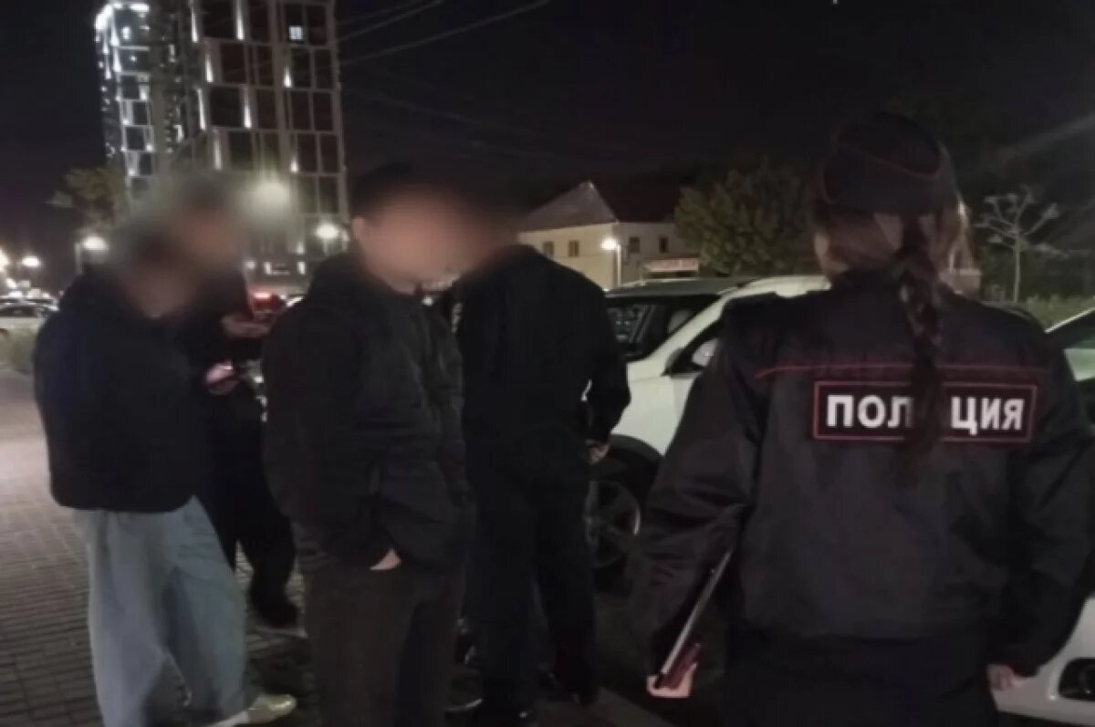    Ночной дозор: полицейские ПДН охраняют юных астраханцев