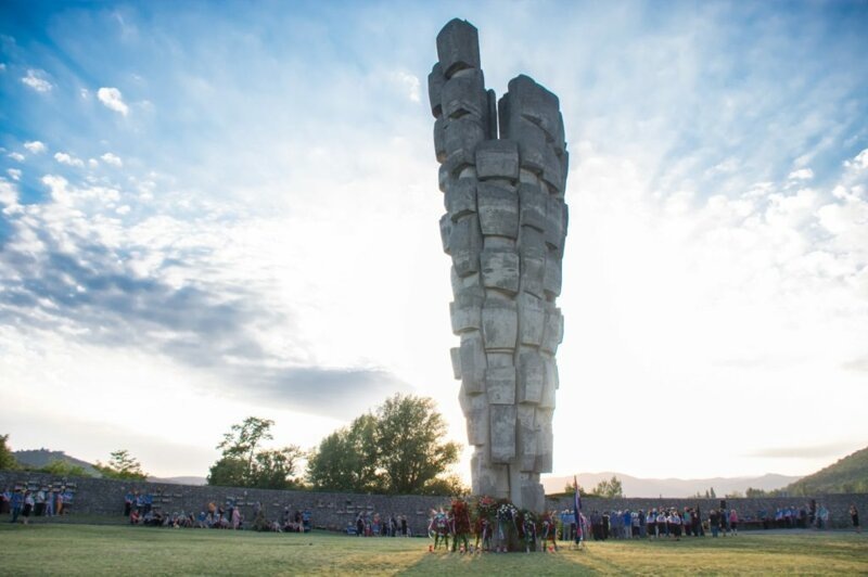 Монумент памяти жертв фашизма, Подхум, Хорватия