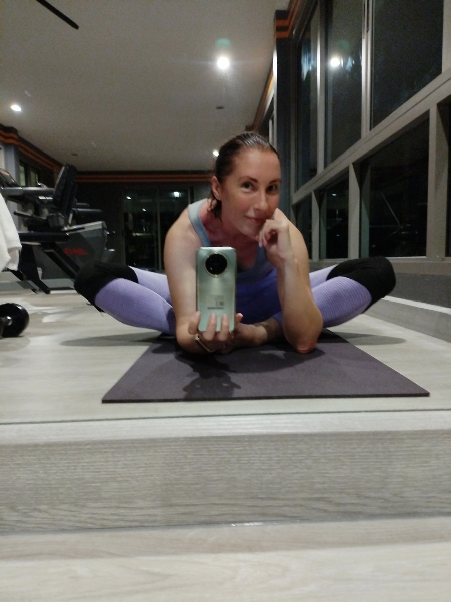 Фото автора. В любой непонятной ситуации в отпуске иди в зал.