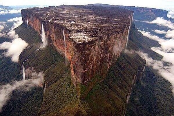 Гора Рорайма. Фото взято из открытого доступа.