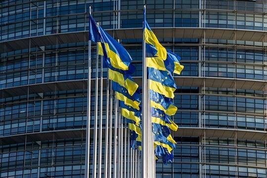    Bloomberg: Запад ищет повод урезать помощь Украине