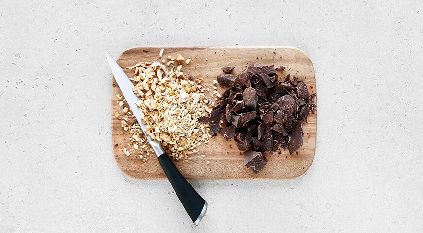  ШОКОЛАДНАЯ КОЛБАСА ИЗ ПЕЧЕНЬЯ И КАКАО (gastronom.ru)