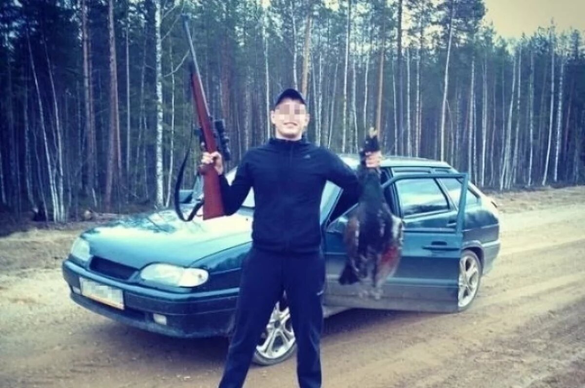    Старое фото из соцсетей: Артур Гаязов позирует с охотничьим трофеем