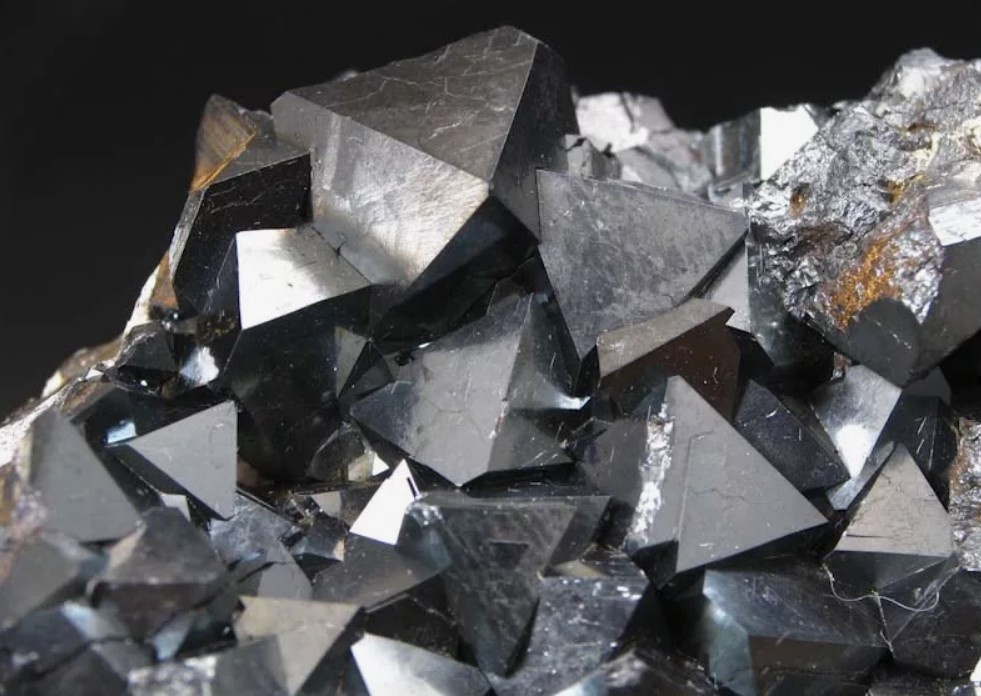 Природный магнит