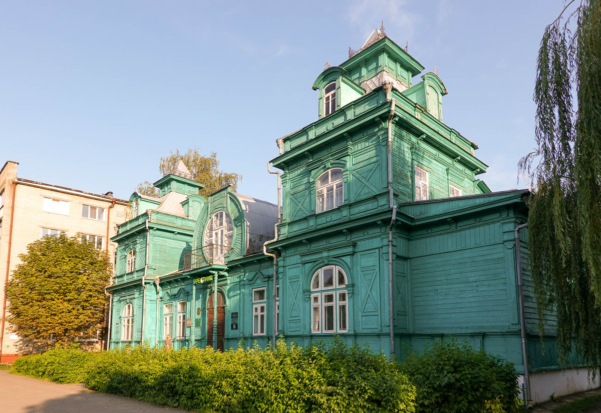 Интернациональная улица, 25. Уникальный памятник белорусского деревянного модерна.