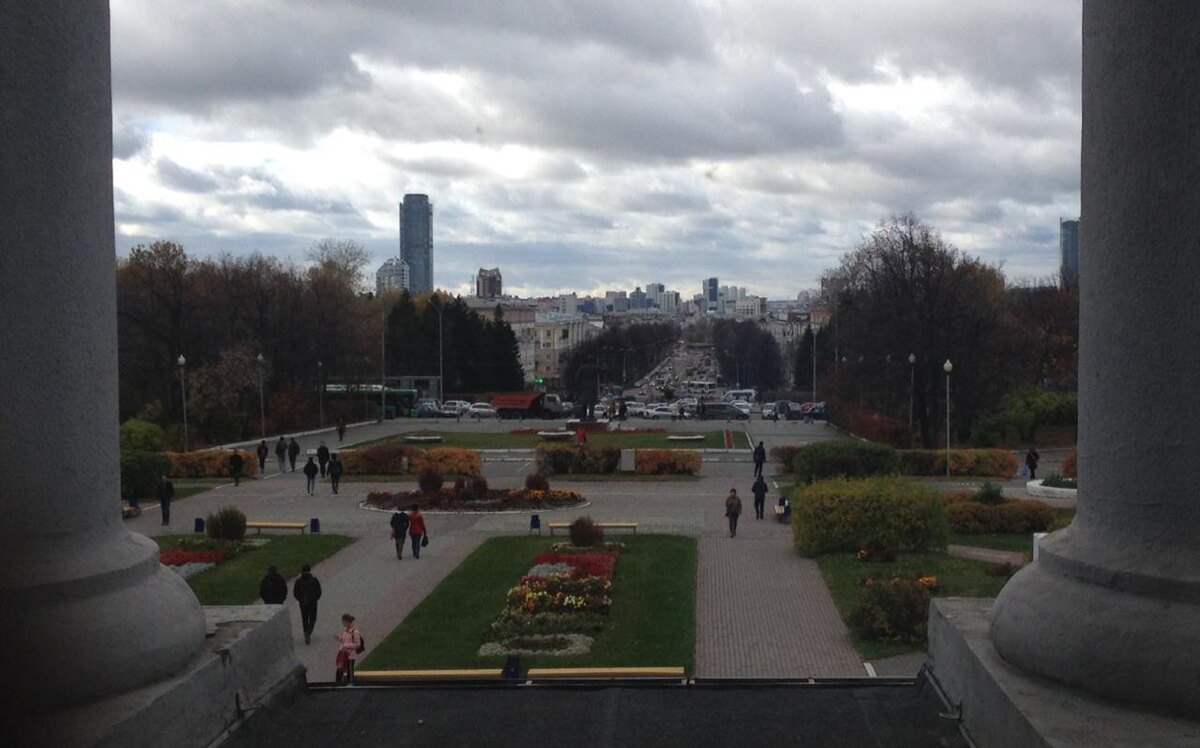 Вид из окна второго этажа главного корпуса  УПИ. Фото Бобровкиной - Морковкиной.