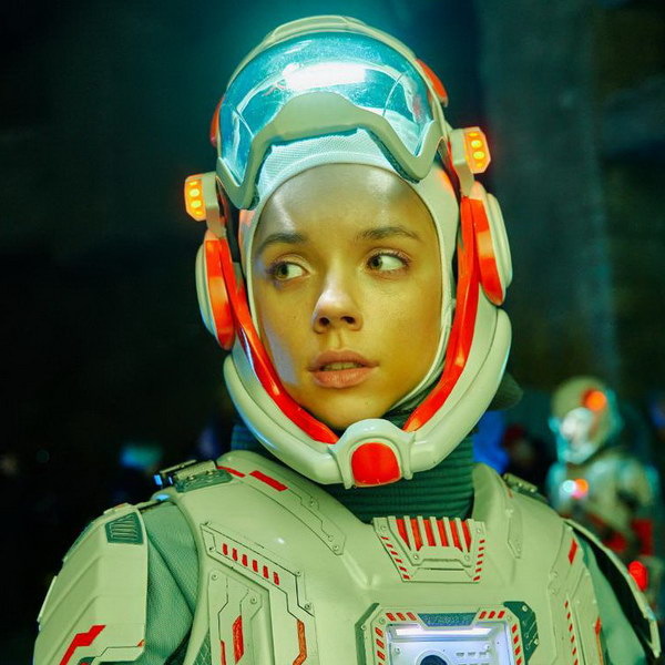     Претенденты в отряд космонавтов пытаются узнать тайну гибели своих предшественников в трейлере «Подростков в космосе»