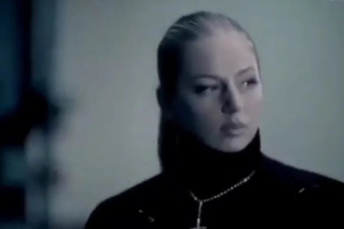    SHOT: Саша Project из Пензы пыталась покончить с собой в Москве, она в коме