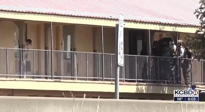    Эпичная схватка робота-полицейского и преступника попала на видео