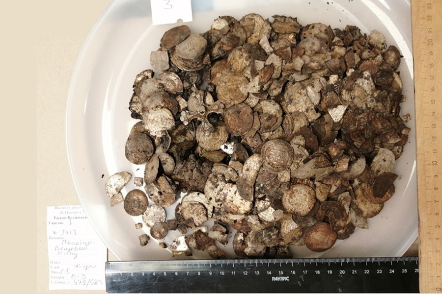 instarchaeolog / VK📷Часть куфических дирхамов монетных дворов Ближнего Востока и Центральной Азии и крест «скандинавского типа»