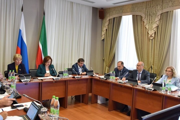 Фото: взято с сайта Госсовета РТ