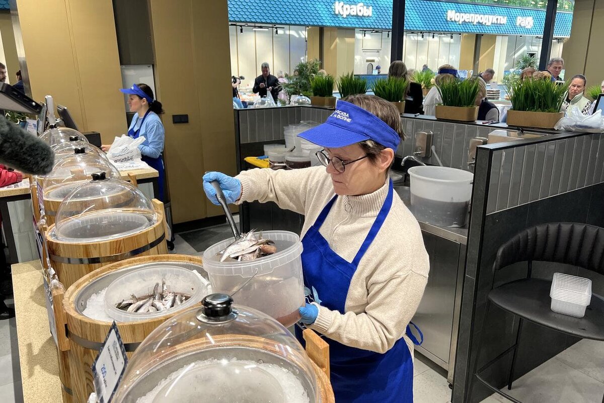    Продукцию на рынок привозят из 13 морей и 3 океанов Анна Левандовская
