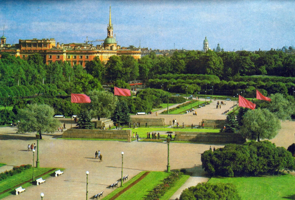 Марсово поле в советское время. Фото с сайта RKRP.SU