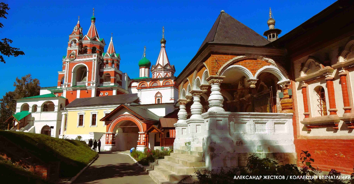 Саввино-Сторожевский монастырь в Звенигороде. Фото автора из книги "Подмосковье круглый год. Коллекция впечатлений"