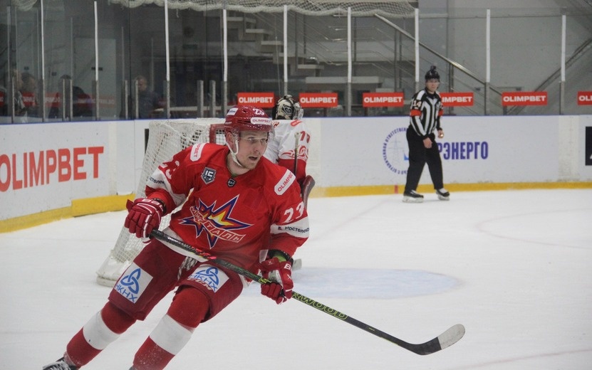    Хоккейная «Ижсталь» проиграла в 10-м матче подряд