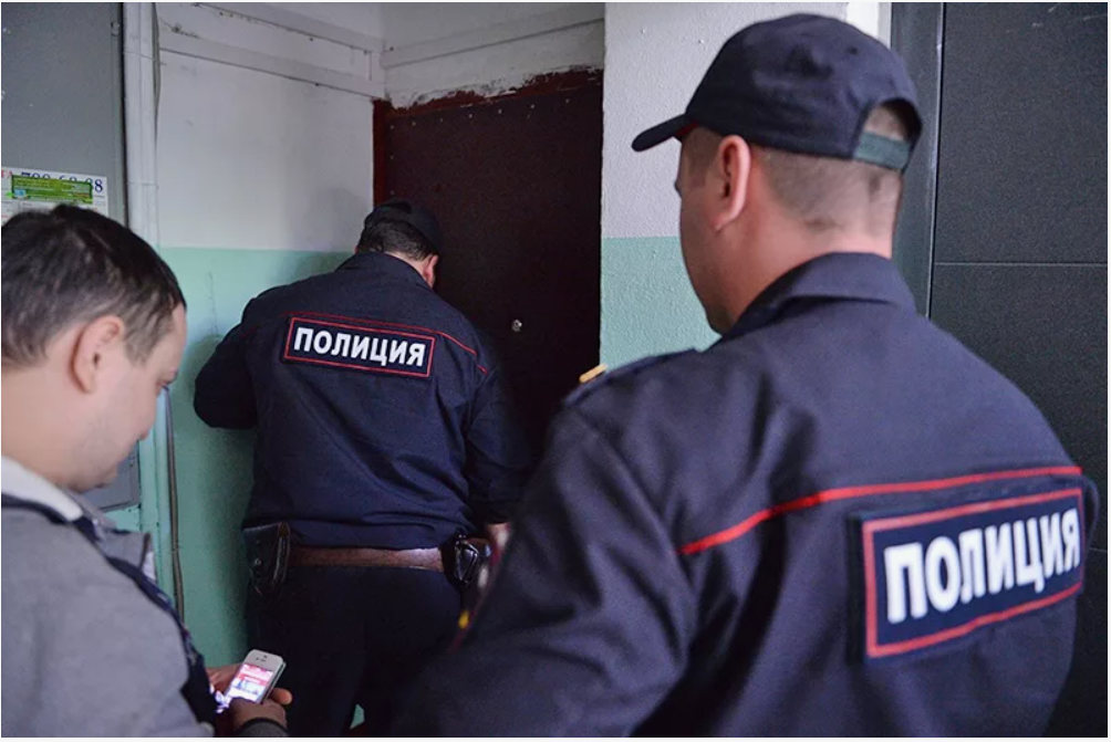 Может ли сотрудник полиции провести обыск в квартире без решения суда?