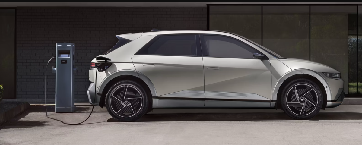 Новый электрический хэтчбек Hyundai Ioniq 5.