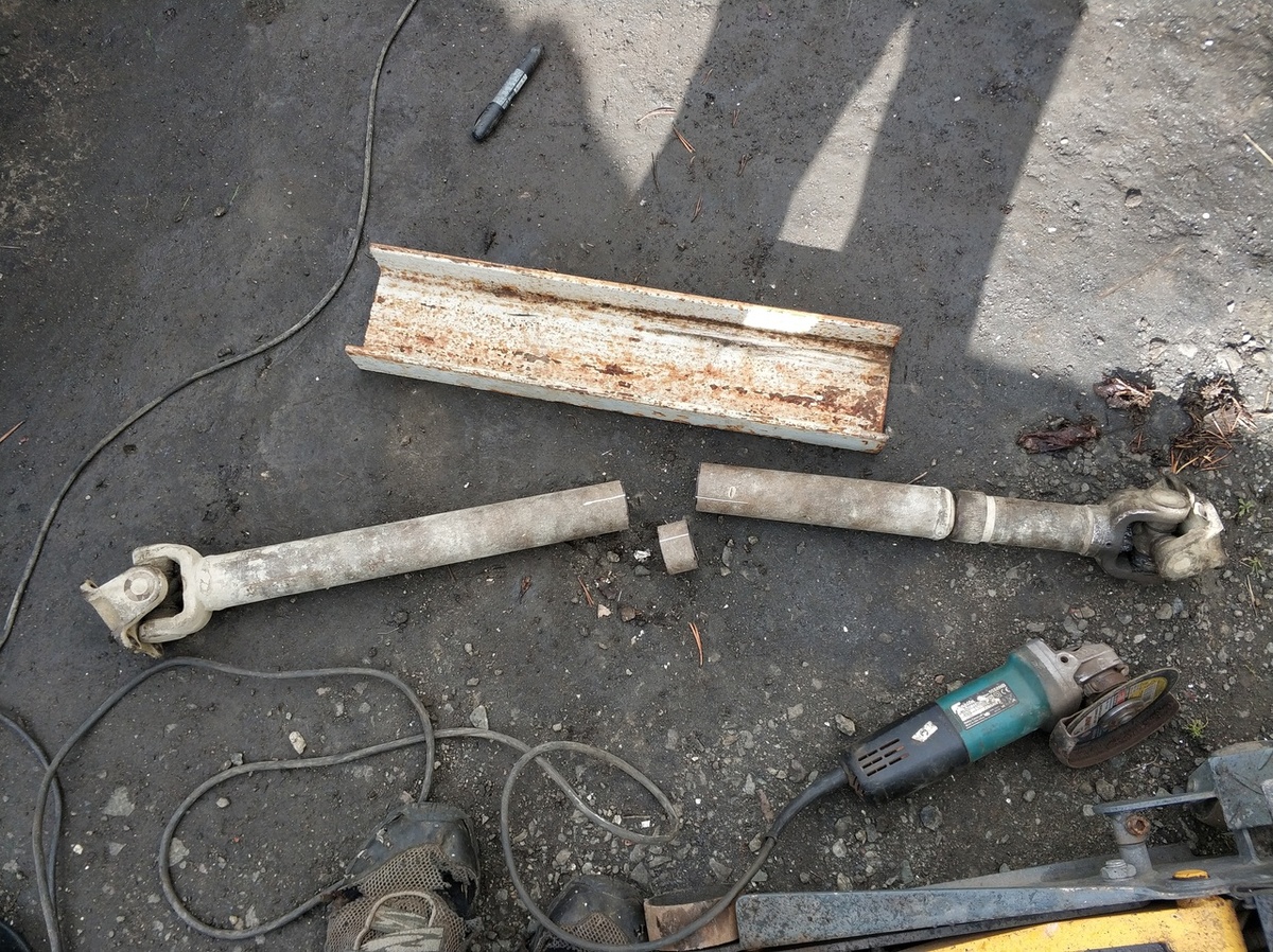 Половинки кардана и колечко.