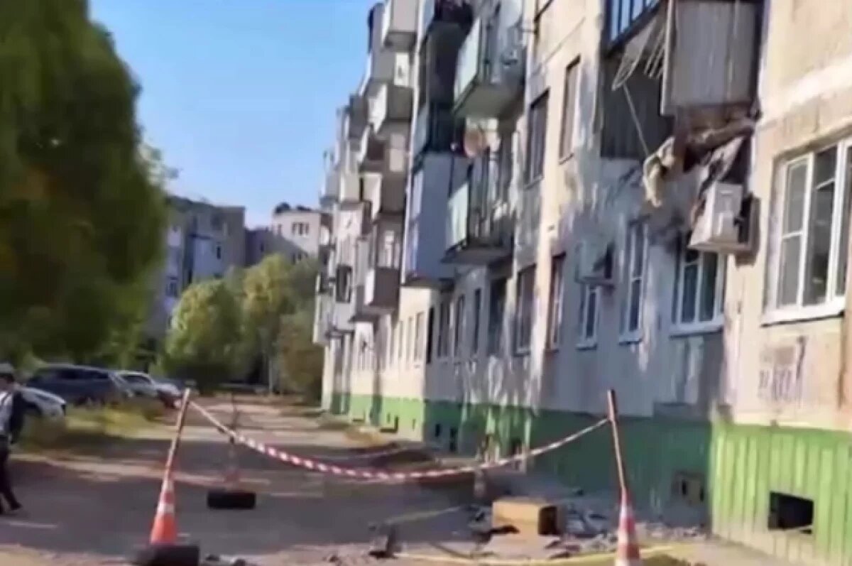    Рухнувшая с балконом в Ленобласти женщина просит освободить директора УК