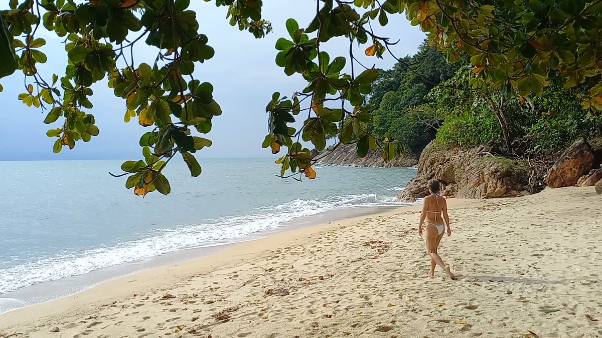 Собственный пляж отеля Koh Chang Cliff Beach Resort 3*, о. Чанг, Таиланд.