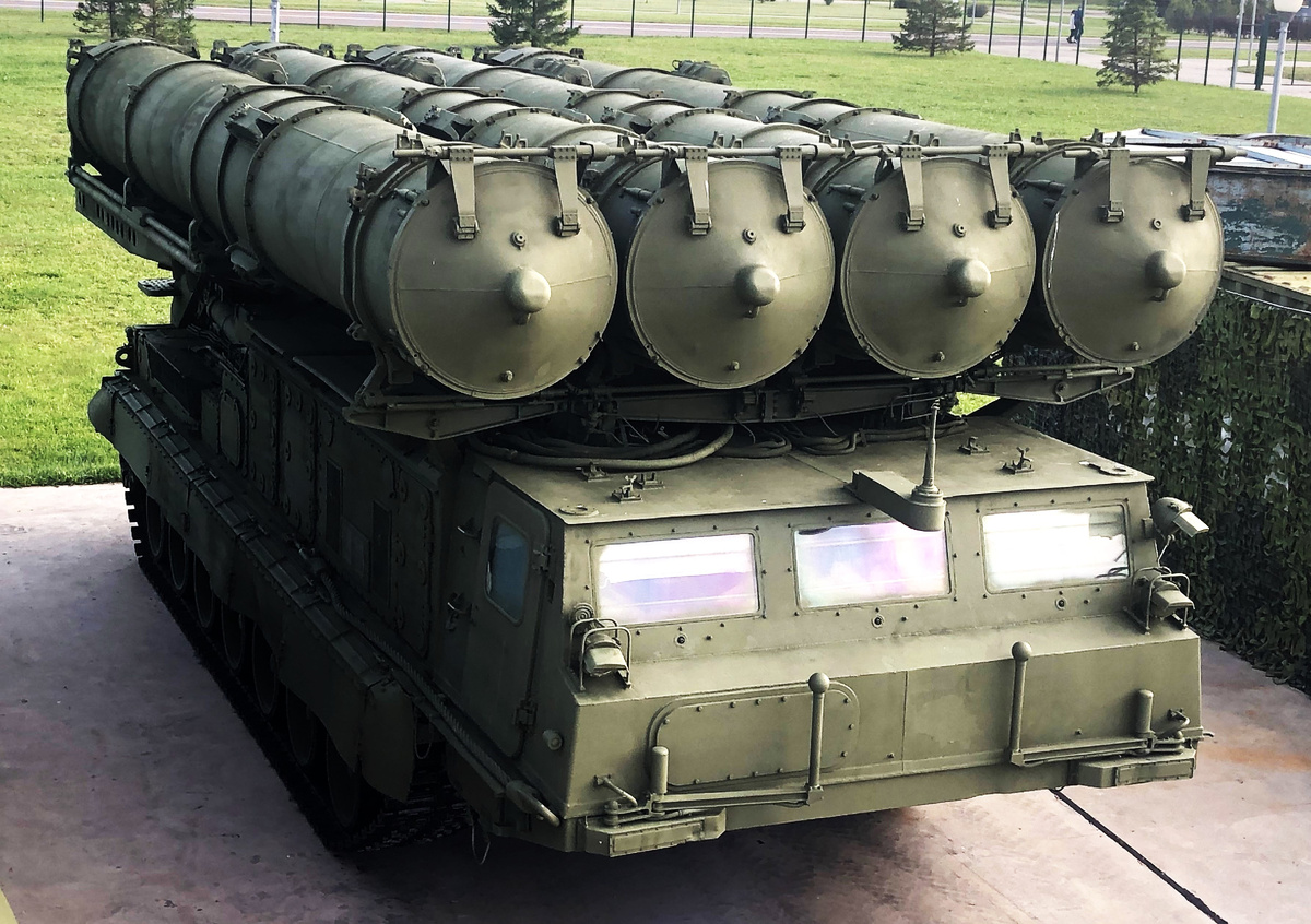 ПУ 9А83 в походной конфигурации . Парк "Патриот" . Площадка №1.