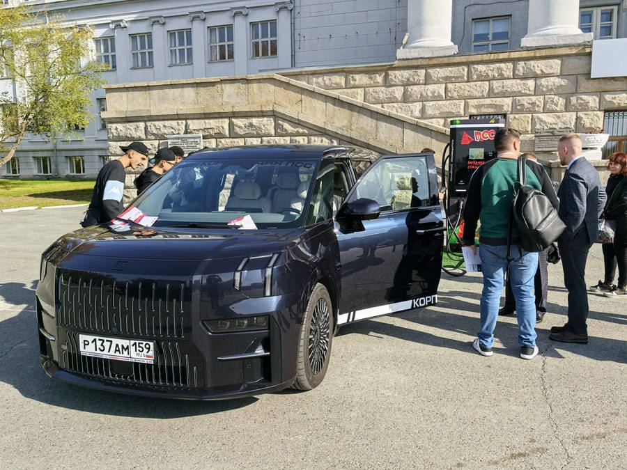    На выставке “Электротранспорт Урала” – минивэн Zeekr 009