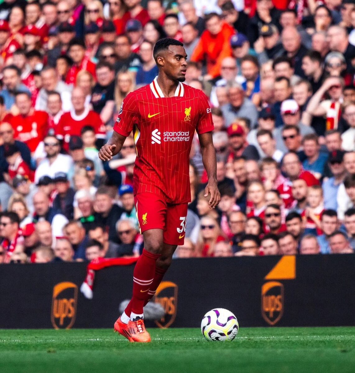 ❤️Райан Гравенберх: «You’ll Never Walk Alone вызывает у меня мурашки по коже. Я обожаю играть на «Энфилде», болельщики невероятно заряжают нас энергией».