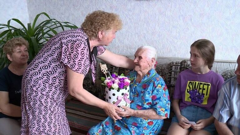    Она старше всех в регионе. 103-летняя Мария Семенова проживает в Оренбурге Белов Михаил Александрович