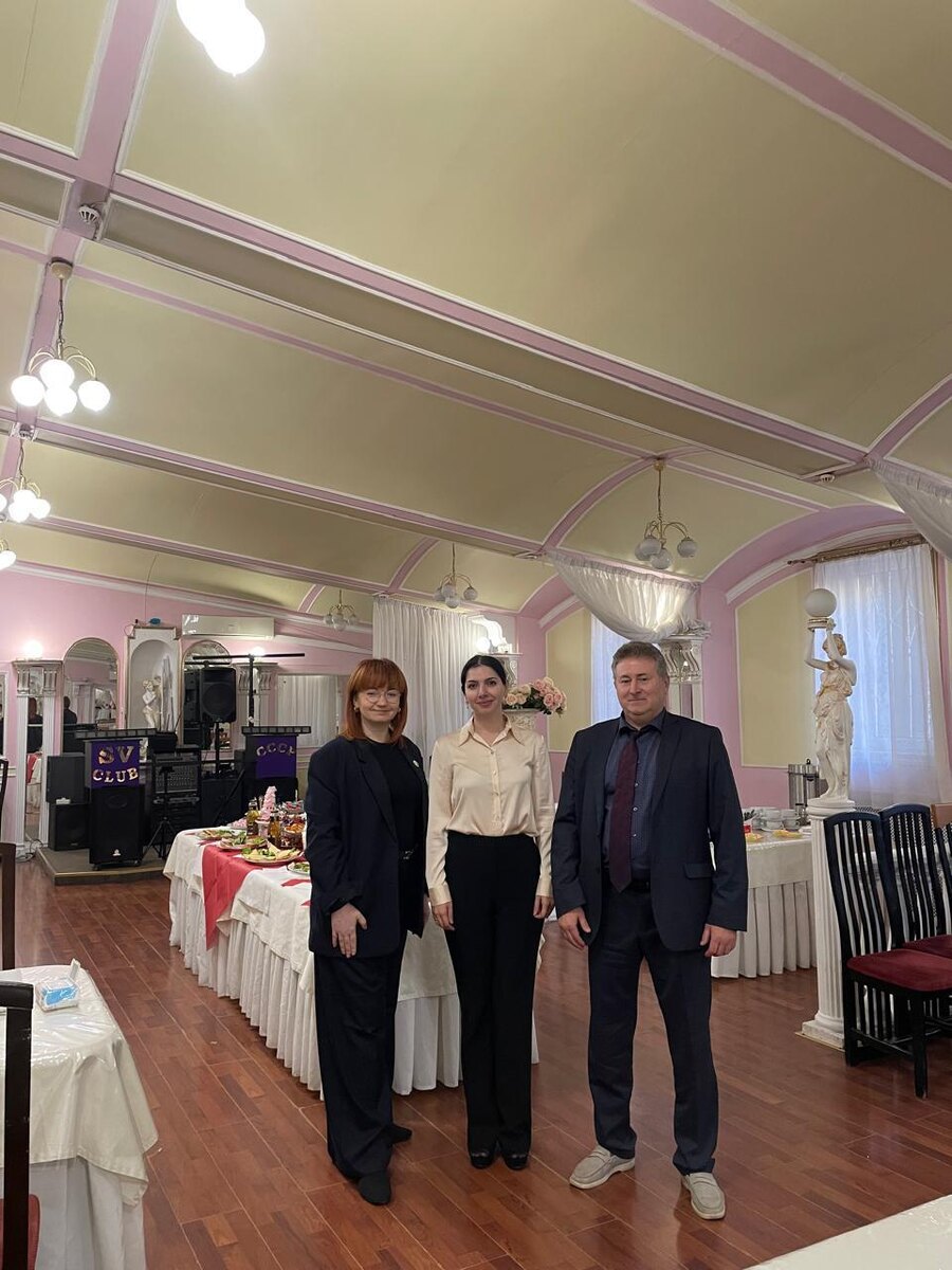 Т.В. Гавашели с оппонентами по диссертации - Ю.Г. Арзамасовым и Е.Н. Трикоз