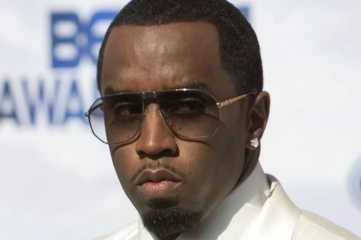    RadarOnline: принц Гарри и Обама оказались втянуты в скандал с Пи Дидди