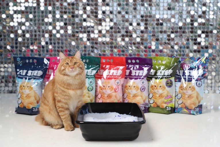 На фото – серия впитывающего силикагелевого наполнителя CAT STEP Arctic (арт. 20363016, арт.  20363010, арт. 20363025)