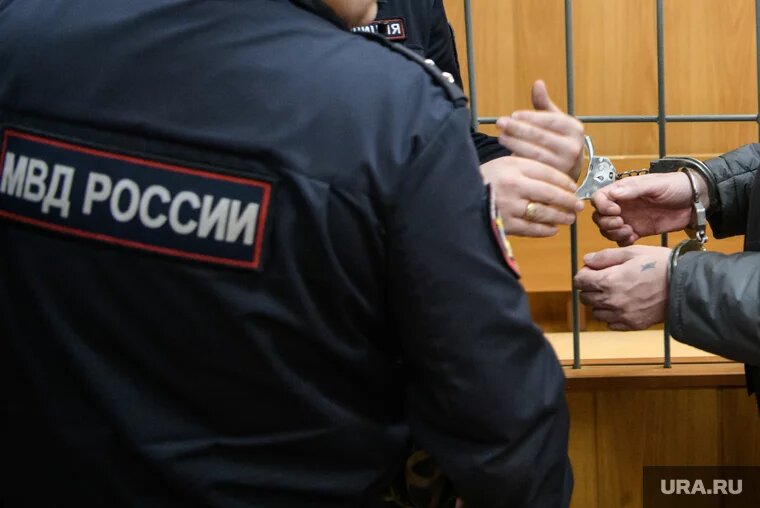 Силовики задержали главу Избербаша Магомеда Исакова. Фото: Илья Московец © URA.RU