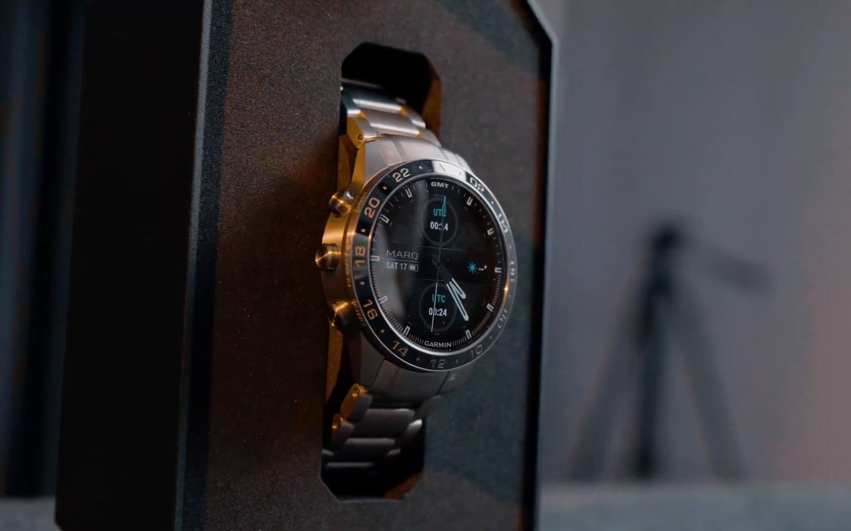На фото: часы премиального класса Garmin Marq (Gen 2) Aviator