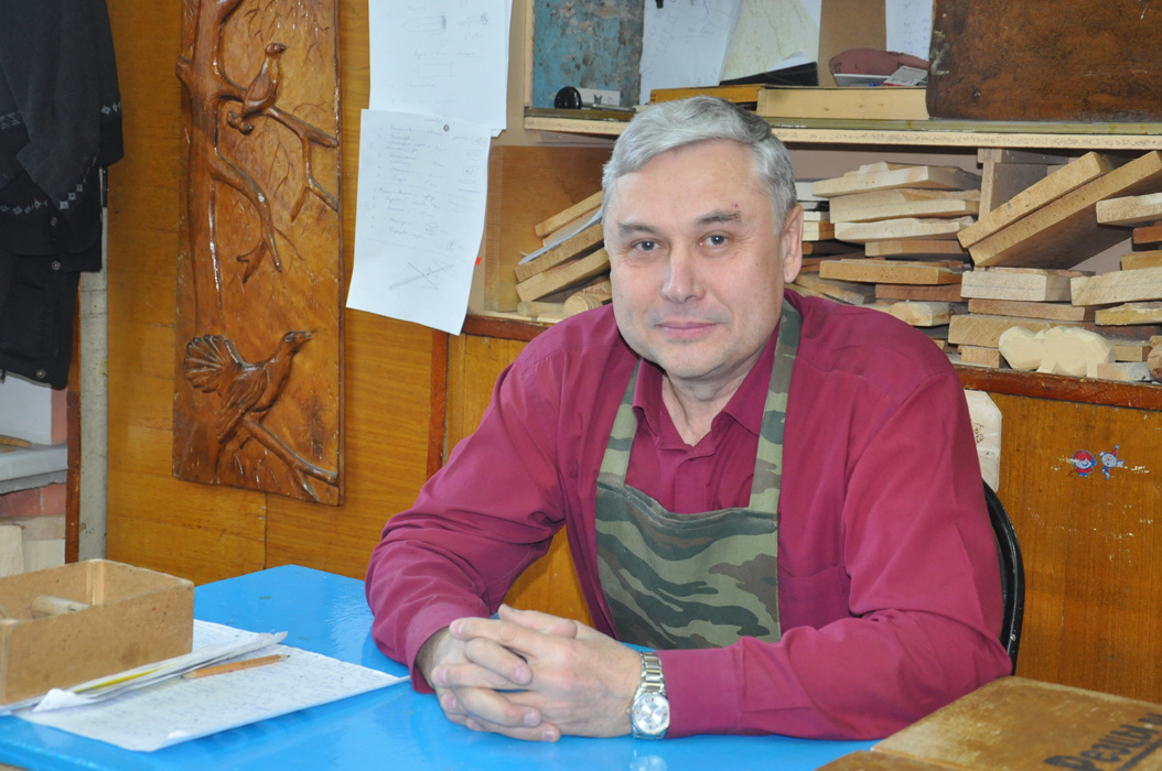 Юрий Черчинский учит детей любить Родину, строить счастье не только для себя одного, а для общества в целом, учит быть капитанами своей большой интересной жизни.