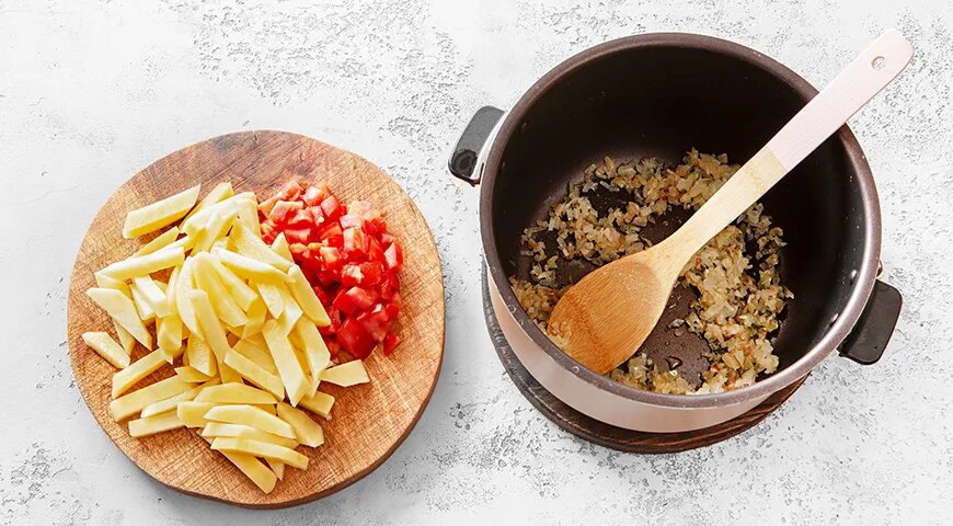   Тушеная картошка в мультиварке (gastronom.ru)