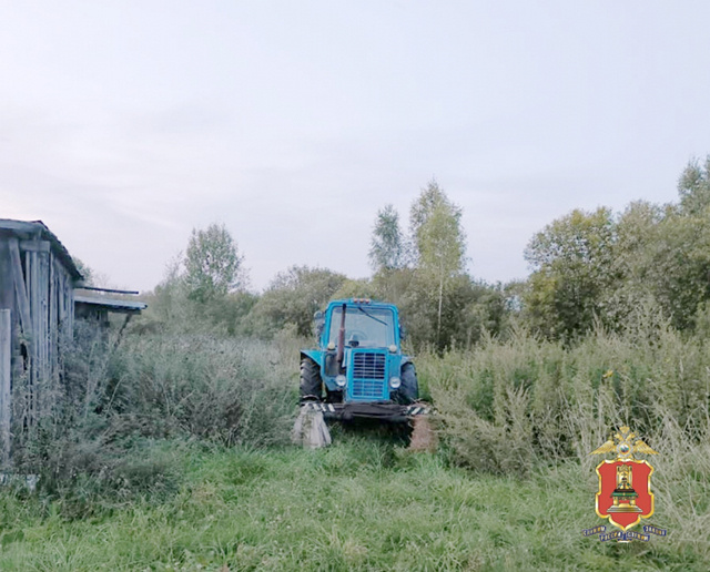 В Тверской области мужчина украл топливный насос с трактора покойного соседа