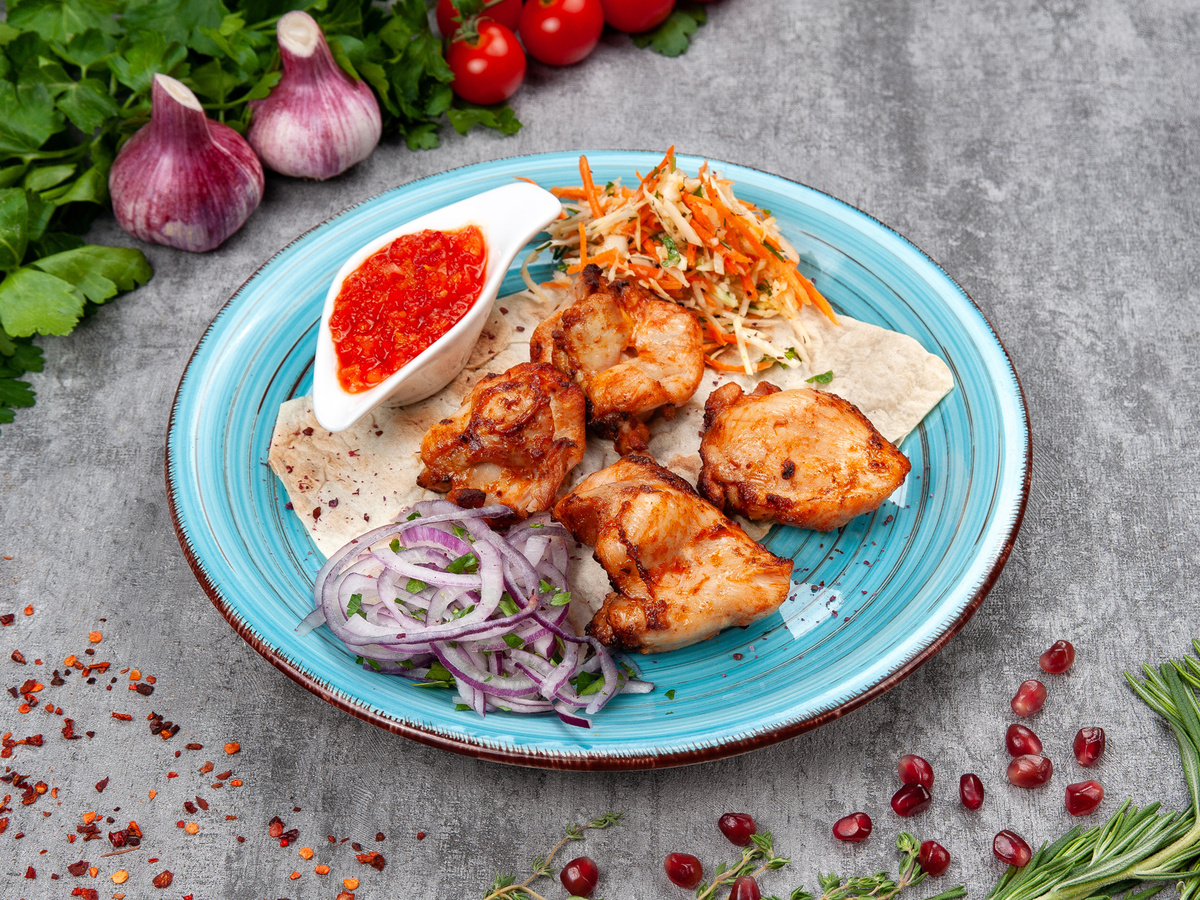 Фуд фотография шашлыка из курицы в кафе Шик Шашлык. Фотограф Владислав Степашов