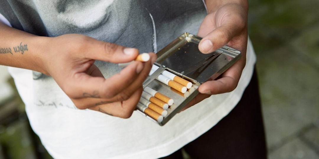 Рассказываю, для чего нужен портсигар и почему он лучше сигаретной пачки