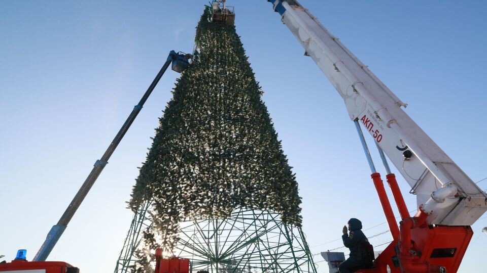    Новый год. Барнаул. Елка. Источник: Олег Укладов/«Политсибру»