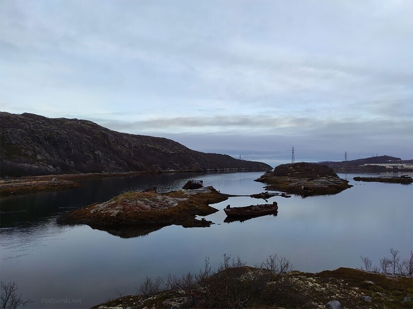    15 фото российского севера, где умирают военные корабли и базы для подводных лодок