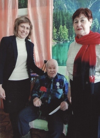 Поздравление ветеранов труда