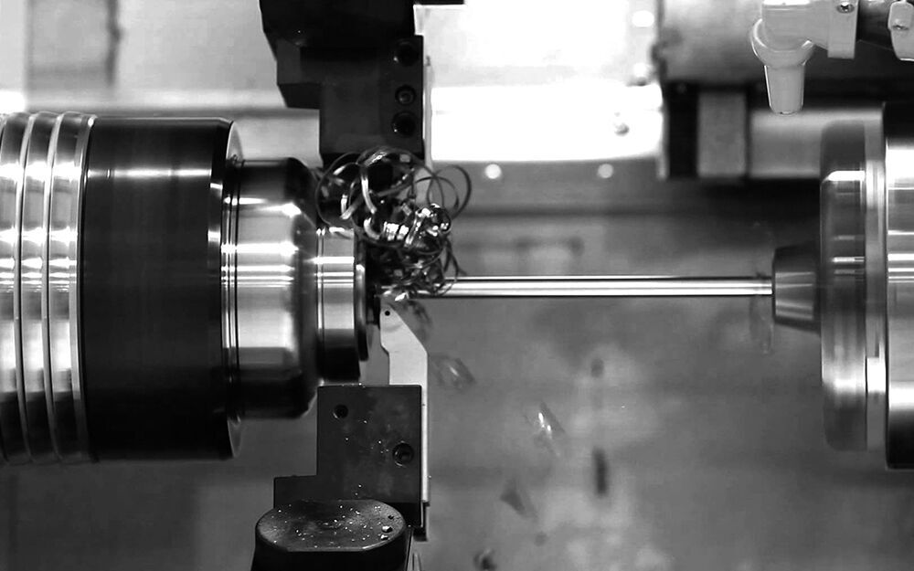 Стружка обмоталась вокруг прутка и портит инструмент и заготовку