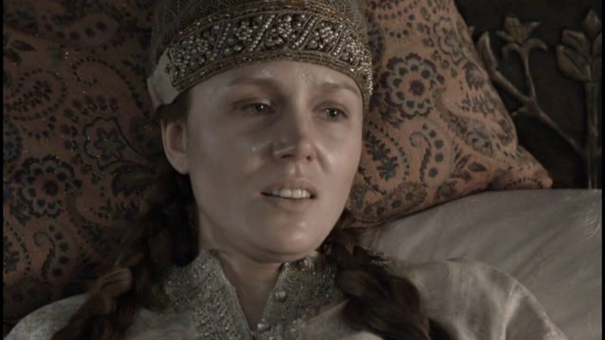 В иллюстративных целях. Юлия Назаренко в роли царицы Марьи, в сериале "Раскол"